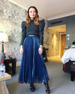 Emily Browning Instagram - American Gods European press tour DONE!* Here, have some pictures. . . . Round One: Laaahndaan! Felt priddy cyute for the duration but I take no credit for it... It takes a village. Big thanks to the London Village: @karlawelchstylist @marywilesmakeup @carlosferraz_ *K it was actually done like 3 days ago but I’m really slow with this insta business 😅