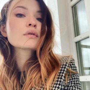 Emily Browning Instagram - Round Two: Me n all my mates in Paris... I think maybe I’m getting better at the earnest selfie/outfit picture thing... right? 
LOOK HOW SERIOUSLY I’M TAKING MYSELF PLEASE BE KIND TO ME! 💖💖💖 to the Paris Village: 
@karlawelchstylist @bobscott200 #sebastianlecorroller