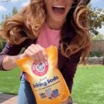Emily Calandrelli Instagram - #Ad I’m so excited to share with you that I’m the newest #ArmAndHammerPartner! Together we can spark curiosity around STEAM through DIY experiments with @ArmAndHammer Baking Soda and show kids that they can reach for futures brighter than the stars. ✨ I’ll be headed to Odyssey of the Mind Worlds (@Odyssey_HQ) in Ames, Iowa this week where together, we’ll help launch the dreams of the next generation! See you on Thursday!