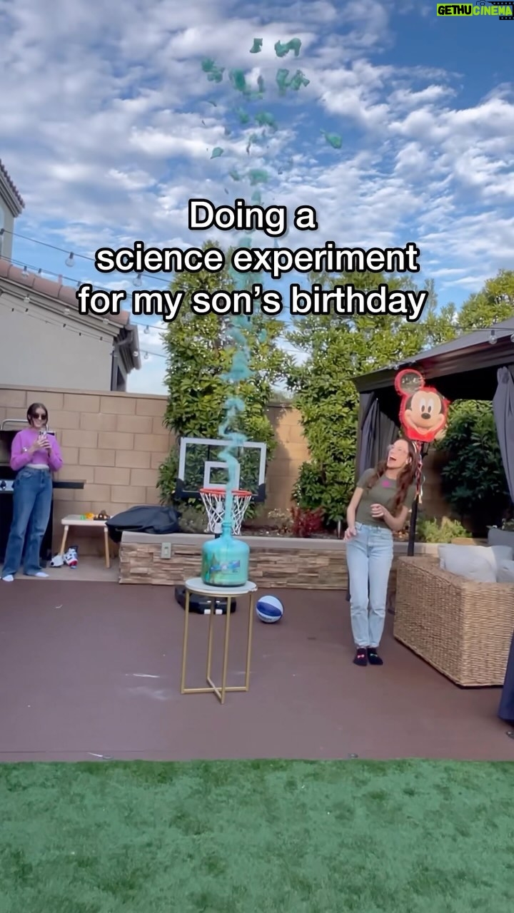 Emily Calandrelli Instagram - Please enjoy my family ROASTING me for forgetting the chemical of an experiment I’ve done a 1000 times😜