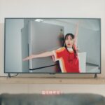 Emily Chan Instagram - 聽過這個笑話的同學們， 都已經到了要買冰箱和電視機的年紀了 😆 SHARP AQUOS FL系列 4K UHD Google 電視 SHARP 440L 雙門冰箱 裝的不只是高清畫面和新鮮食材 還裝得下整個新年的笑聲和快樂 ！ #SHARPMY