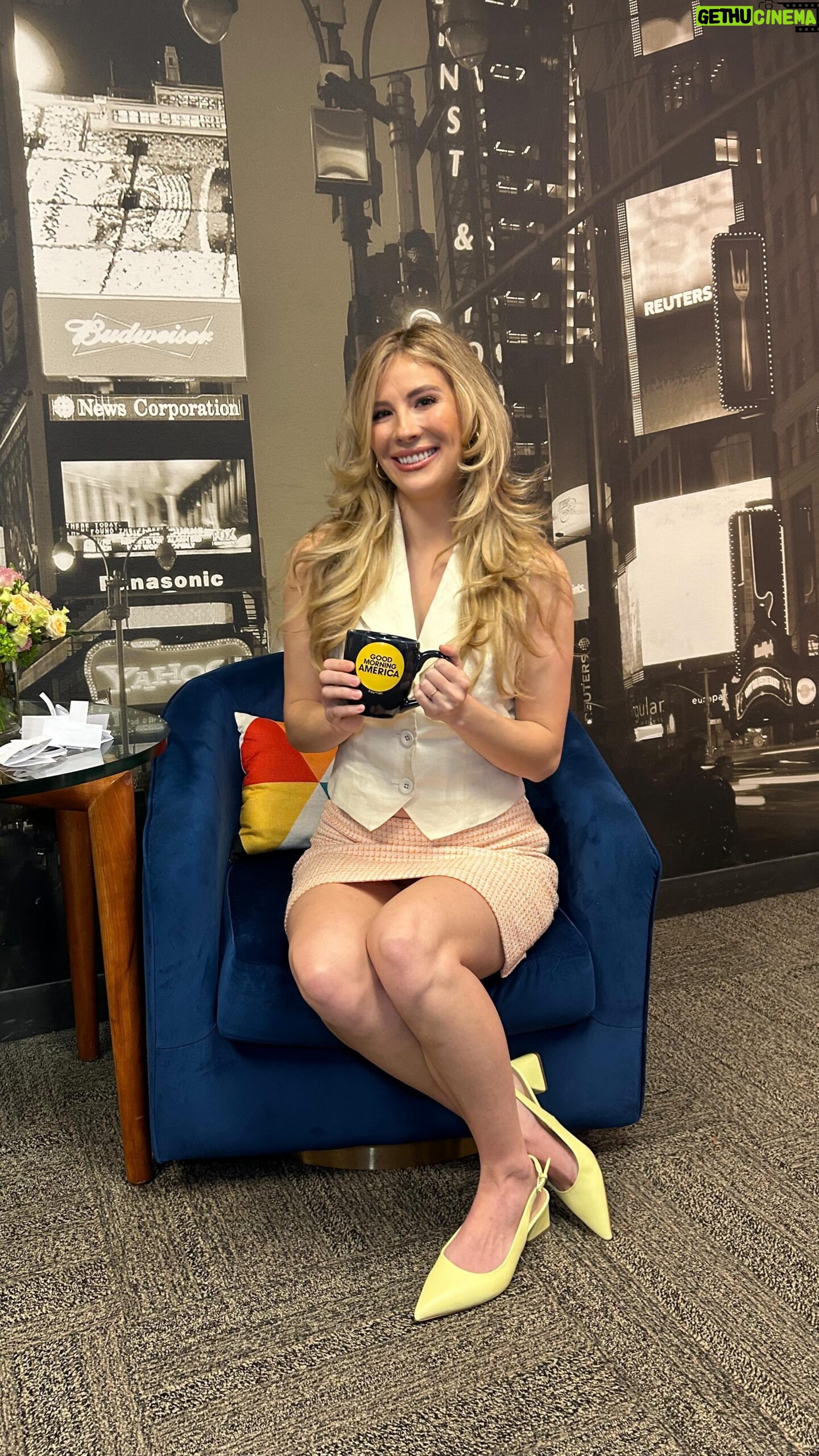 Emily Henry Instagram - We asked @emilyhenrywrites your burning questions to celebrate the release of her new novel, “Funny Story,” which hits shelves today! ❤️🔥 #bookstagram #newbook #gmabookclub #booklover #emilyhenry #happyplace #beachread #peoplewemeetonvacation #funnystory #emilyhenrybooks