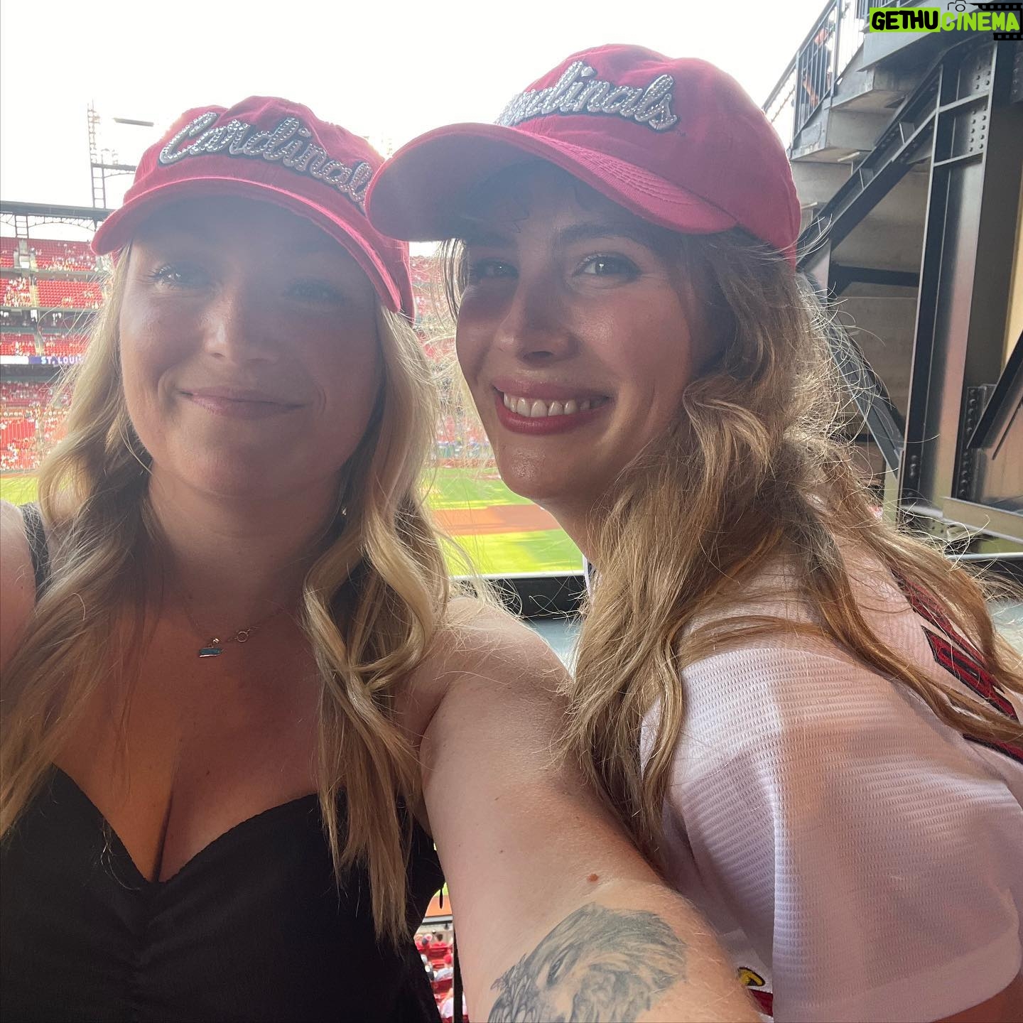 Emily Henry - 39.8K Likes - Thank you all so much for coming out last night to Busch Stadium for the pre-game book club. This was one of the most special days for me of the last five years. There are no words for what it was like to get to meet so many of you. Thank you for driving and flying from all over, and for beautiful friendship bracelets, and for your letters and pencils, and for wearing your rodeo and Goode Books and Sunshine Falls Gear. It was a joy and an honor to sweat on you.
A huge thank you to the Cardinals for the invitation, @juliepens for being the perfect in-conversation partner, @abergeron11 @dachejordan @daniellekeir_ and @tayhaggerty for being there for every moment of it!! I did not face my greatest fear (throwing an opening pitch) but I did face my second greatest fear (high-fiving a mascot), and that’s not nothing.
💙💙💙💙💙💜💜💜💜💜