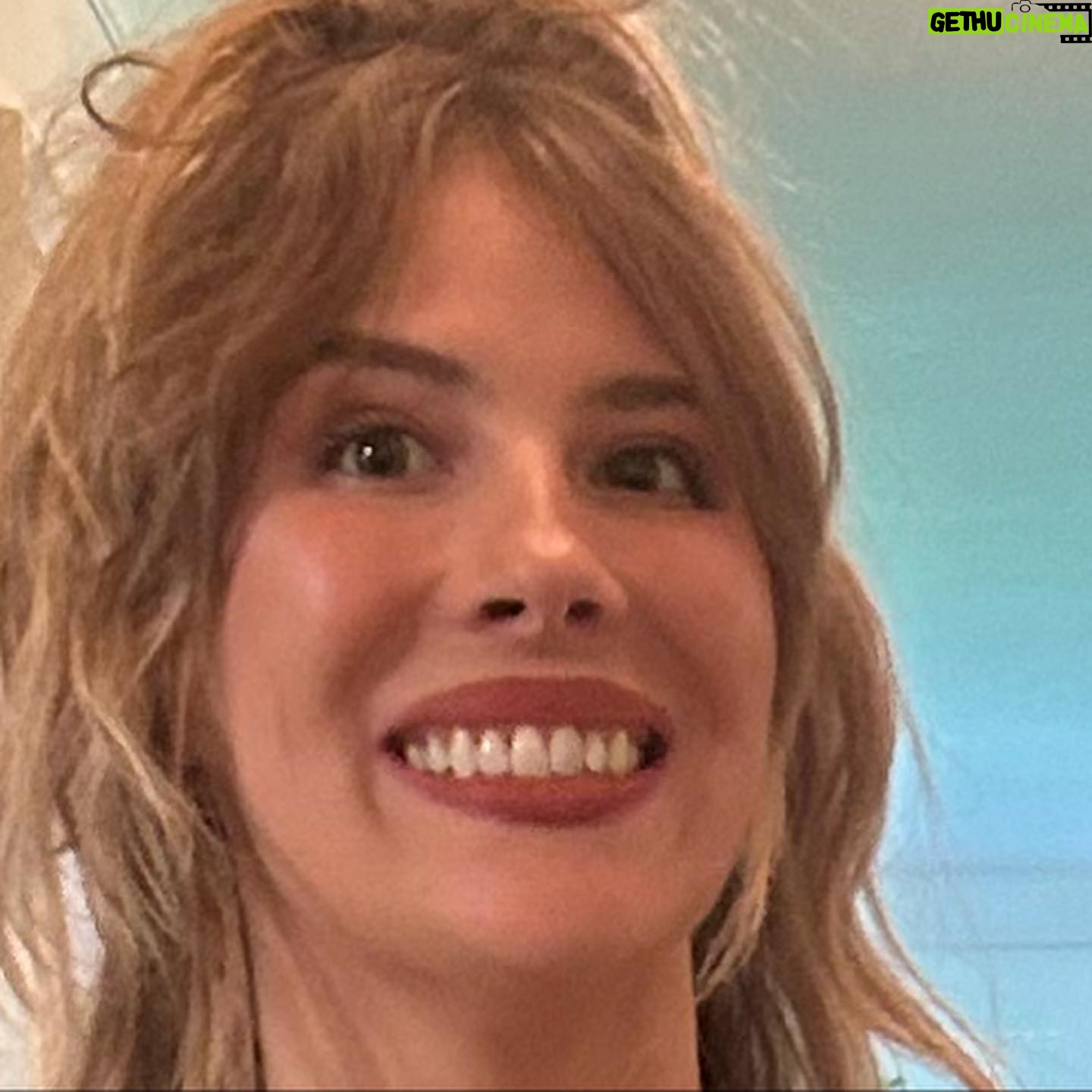 Emily Henry Instagram - 👁️💙🐑SM 💛💛💛💛💛💛💛 52 weeks for Beach Read 😭