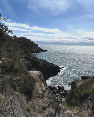 Emily Swallow Instagram - Vancouver Island is a magical place for me.  The chance to come back after 9 years for @islandfancon was an easy “yes!!!” This #photodump gives you a taste of thelovely people and a taste of the breathtaking wilderness that calls to me. 

Thank you to everyone who came to the convention and all the folks who made our stay absolutely wonderful!  And thank you to God for all the gorgeous nature.  I mean…good job, amiright? 🤓

#thisistheway #thearmorer #comiccon #mandalorianmercs #501stlegion #rebellegion #cosplay #jessdarrow #davefoley #vancouverisland #langford #victoria #eastsookeregionalpark #eastsookecoasttrail #mtfinny
