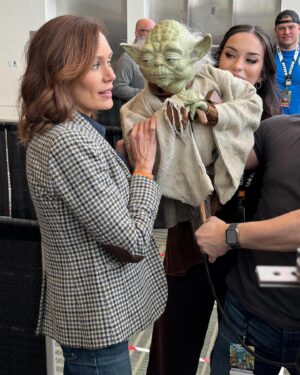 Emily Swallow Instagram - Some of my fave moments from @fanexposf:
- exposing the realities of how Bo and The Armorer spend their time now that peace reigns on Mandalore
- prom photos with Carl
- amazing Armorer and Bo Katan cosplay, including Bo KaPeep 🐑
- Fangirling over Tem, Daniel and Vivien
- a happy smile on my face because @officialcarlyking moderated such an awesome panel 

What an incredible weekend!  Thank you everyone for your beautiful welcome.  See you next time!

#thisistheway #fanexpo #comiccon #floss #emilyswallow #kateesackhoff #carlweathers #temuramorrison #daniellogan #vivienlyrablair #cosplay #bokatan #thearmorer #themandalorian