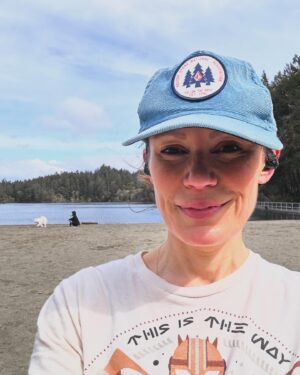 Emily Swallow Instagram - Vancouver Island is a magical place for me.  The chance to come back after 9 years for @islandfancon was an easy “yes!!!” This #photodump gives you a taste of thelovely people and a taste of the breathtaking wilderness that calls to me. 

Thank you to everyone who came to the convention and all the folks who made our stay absolutely wonderful!  And thank you to God for all the gorgeous nature.  I mean…good job, amiright? 🤓

#thisistheway #thearmorer #comiccon #mandalorianmercs #501stlegion #rebellegion #cosplay #jessdarrow #davefoley #vancouverisland #langford #victoria #eastsookeregionalpark #eastsookecoasttrail #mtfinny