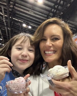 Emily Swallow Instagram - #flashback to a few of my #starwars faves I get to see this weekend at @fanexposf.  I am thankful for the incredible talent and generosity in this universe.  I don’t have pictures for everyone who’s gonna be there, but it’s going to be epic!  See y’all there today through Sunday for photo ops, autographs and panels.

#thisistheway #fanexpo #fanexposf #themandalorian #emilyswallow #kateesackhoff #carlweathers #giancarloesposito #pedropascal #rickfumiyama #matthewwood #daniellogan #temuramorrison #ewanmcgregor #alantudyk #raypark #laurenmarykim #emanesfandi #vivienlyrablair #denislawson #helensadler