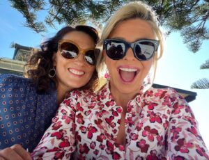 Emily Symons Instagram - My lovely @georgieparker will have to do without me for a few weeks while I channel my inner teacher and homeschool for a bit. Thankful for the love and support I’ve received from my H&A family to help me with this juggle. Looking forward to being back on set soon and hope all our kids can return to class ASAP! 💜🙏🏼📚