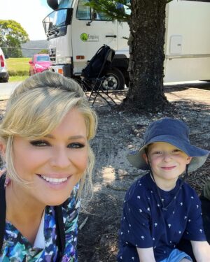 Emily Symons Instagram - I had a very special visitor at work today 💙 Lucky Mama 🥰