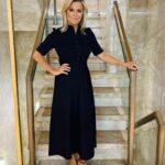 Emily Symons Instagram - Quick photo shoot on the beautiful marble stairs at Martin Place thanks to @jase.pdf 🙌🏼 From last week because I forgot to post 🤦🏼‍♀️ Thank you my lovely @hangrasinger for your amazing early morning glam ♥️ #homeandaway