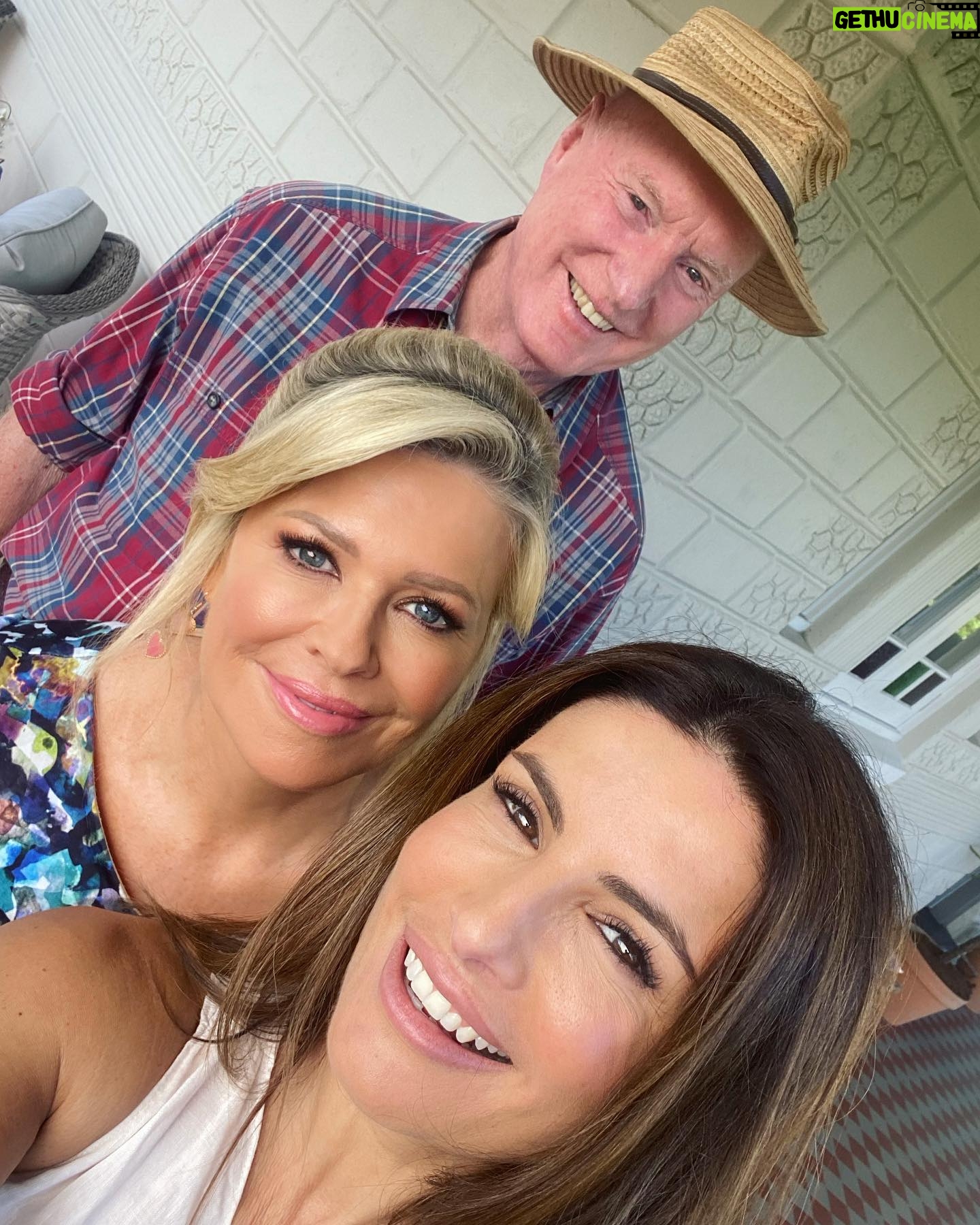 Emily Symons Instagram - Back at the Summer Bay House today ☀️just missing our lovely @georgieparker 🥰 thanks for the pic @adanicodemou ♥️