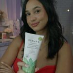 Emily Tosta Instagram - getting ready for date night🥰 @dermae 🎥 @wikicreativo