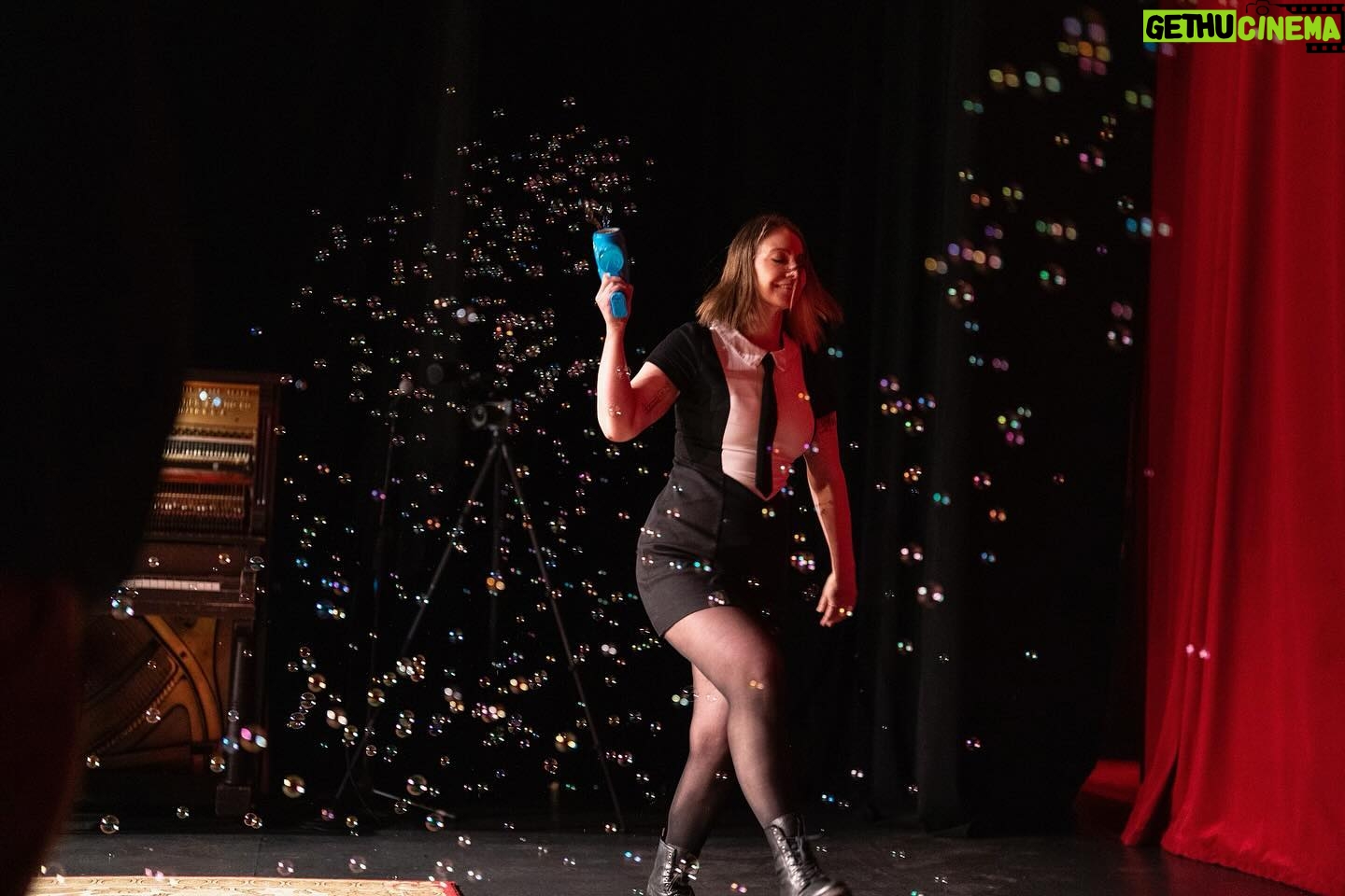 Emily V. Gordon Instagram - “I want the boys to come onstage to something magical, like bubbles.” “Yes, but how?” “Don’t worry, @mikerosenstein and I have got you.” Pics by the incomparable @tylerossity, our former photographer who has so much new fancy equipment and is still just as cool as ever.