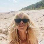 Emily Wickersham Instagram - ITTs a beach