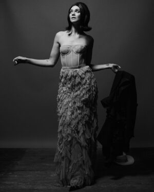 Emma Appleton Instagram - Hollywood Portfolio 
@stylemagazineitalia 

@boo_george_studio 📸
@mrfabioimmediato 🧥
@thebradylea 💇🏻‍♀️
@lizpughmakeupartist