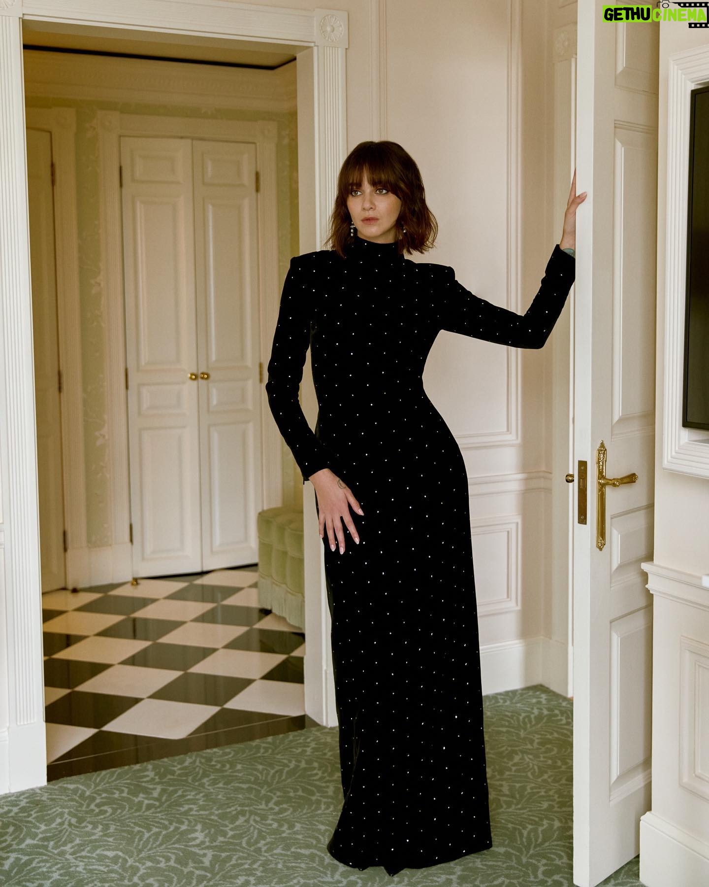 Emma Appleton - 9.6K Likes - š« @bafta š«
Huge thanks to @britishvogue @ysl @anthonyvaccarello @lancomeofficial @rebeccacorbinmurray @morganelay @ninninummela @leighkeateshair @harrietwestmoreland @ddapersonalpublicity
