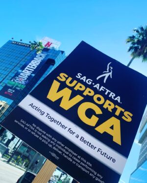 Emma Bell Instagram - Proud of my Union today @sagaftra fighting for the future of creatives . Come down to the line to support!! 

#sagaftrastrike #sagaftrasupportswga