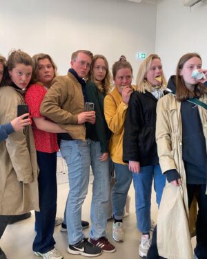 Emma Bones Instagram - En gjeng med raringer💚Island var helt topp🕺🏼🕺🏼🕺🏼🕺🏼🕺🏼🕺🏼🕺🏼🕺🏼 
And thanks to the wonderful people we met on Iceland!!!!!💚💚💚💚💚💚