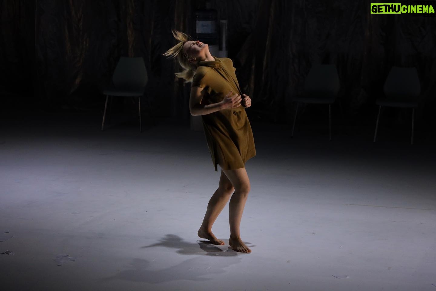 Emma Bones - 2.6K Likes - I går sto vi på scenen sammen for siste gang. Det er ganske sjukt. GRATTIS TIL OSS MED OVERSTÅTT VI ER RÅ❤️❤️❤️❤️❤️🕺🏼🕺🏼🕺🏼💫💫💫💫💫
Takk til hele produksjonen det har vært en topp gjeng å jobbe med🥰🥰🥰🥰🥰🥰
Bilder fra forestilling tatt av Stephen Hutton!