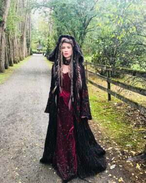 Emma Booth Instagram - Happy EARTH DAY 🌎 from Mother Nature herself!!!! 
.
.
.
.
.
#gothel #ouat #earthday