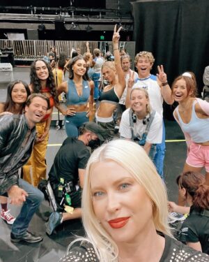 Emma Booth Instagram - The gang… 👯‍♀️👯‍♀️👯‍♀️ 
Hope you aussies loved PAPER DOLLS!! get yourself @paramountplusau if you haven’t seen it. Coming internationally soon! 💘💪🏼✨
.
.
.
.
.
#paperdolls