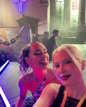 Emma Booth Instagram - Happy birthday baby cakes… love you!!! ✨💖🫶🏼
.
.
.
.
.
.
#paperdolls