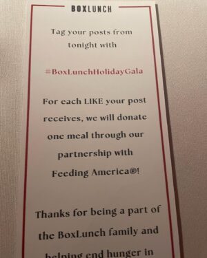 Emma Caulfield Ford Instagram - PLEASE LIKE !! ONE LIKE = ONE MEAL !! #boxlunchholidaygala @boxlunchgifts @feedingamerica
