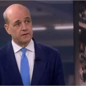 Emma Frans Instagram - Precis den typ av ledarskap och statsmannamässighet som vi behöver i dessa svåra tider. (Fredrik Reinfeldt kommenterar Jessica Stegruds inlägg på X). I veckans avsnitt av A-kursen och Överkursen diskuterar vi hur viktigt det är kunna uttrycka sig, inte minst i en kris, för att man ska bli en stark ledare. Båda avsnitten finns nu i din poddspelare.