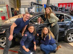 Emma Hunton Instagram - TW: FAKE BLOOD! 

So stoked to have been on this weeks episode of @station19 before this weeks episode of @goodtrouble!! This cast and crew are badass and I feel very lucky and humbled to have been able to play with them. GIGANTIC thank you to @michaelmedicola and @thepeterpaige for thinking of me. I will always do anything you ask. 🖤🦌