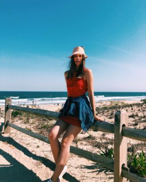 Emma Ishta Instagram - Yes, it’s a visor. 

#theothersideof30 #hotgirlsummer