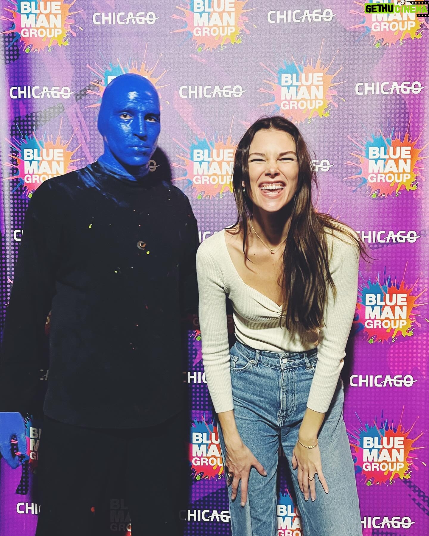 Emma Ishta - 1.4K Likes - Med tribe is the best tribe. Watch me mom, tonight on Chicago Med NBC!
(Congratulations @ashleybower on your first screen credit and thank you @meriboot for keeping Michelle in this world)