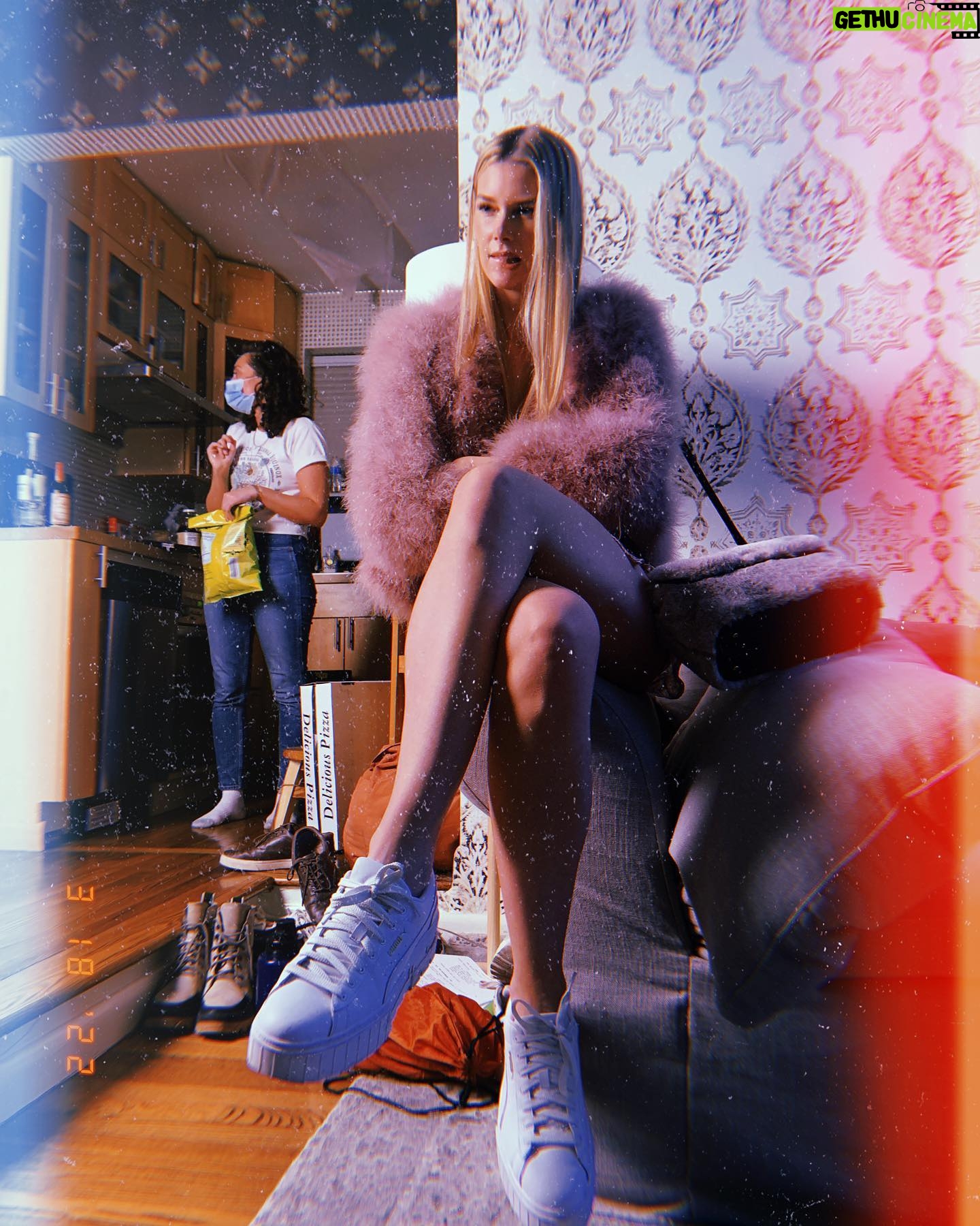 Emma Ishta - 1.3K Likes - Day 1 #gimmeabreak