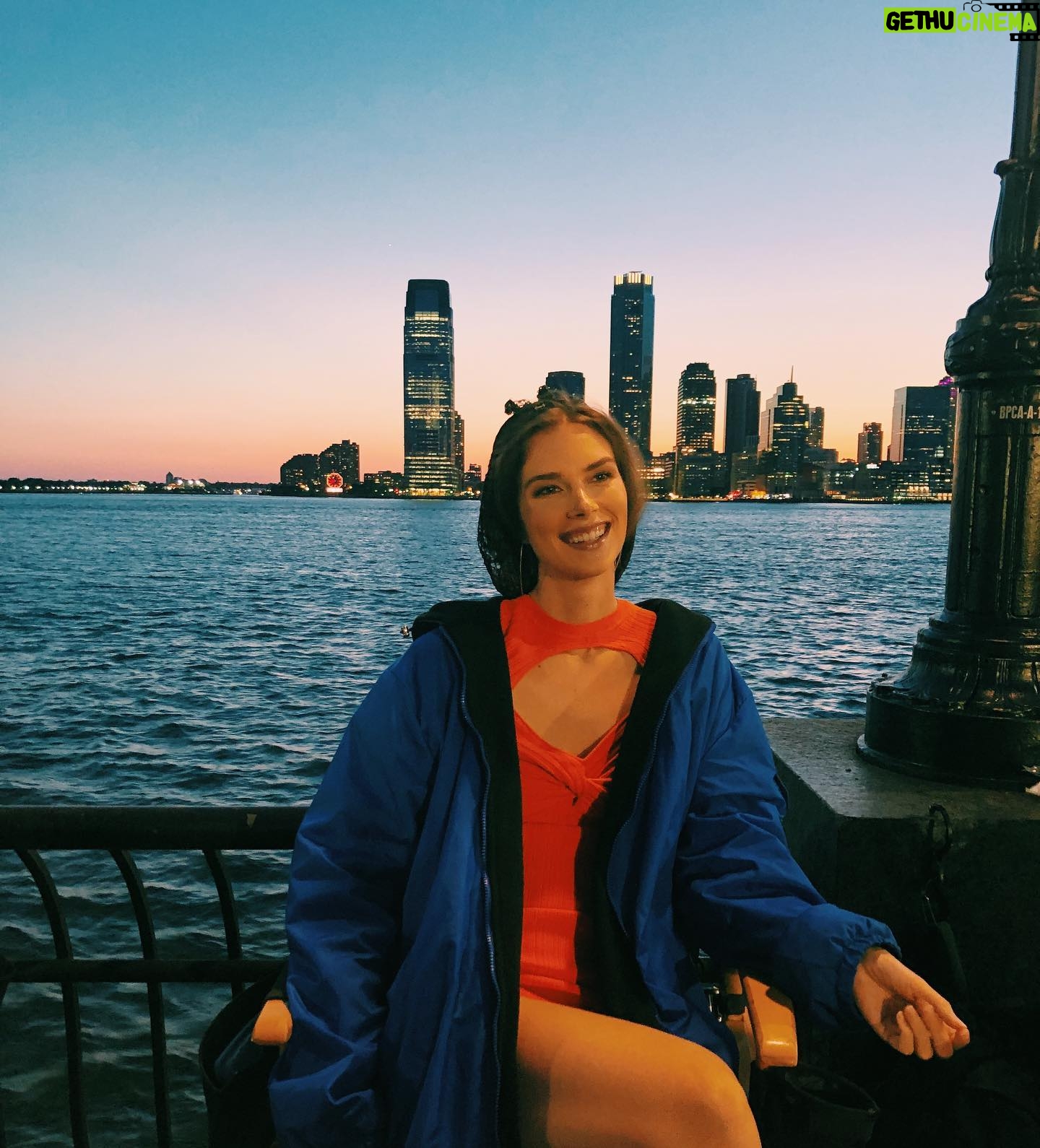 Emma Ishta - 2.2K Likes - Watch me almost (literally) break a leg on the Season 4 premier of @fbicbs tonight! And then stay for the epic crossover with FBI: Most Wanted and brand spanking new FBI: International (yeeeeeeew!! @lukekleintank)
It rained, it shined, we shot all night and @christawennerstrom was a total star in her first TV role 👏🏻👏🏻👏🏻
@zeekozaki
@elias_toufexis
@janthonycrane
