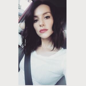 Emma Lahana Instagram - Colour by @colorbymattrez 
Zit by my hormones