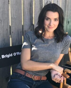 Emma Lahana Instagram - Before the storm
👮🏻‍♀️ 💅🏻 🧟‍♀️
#cloakanddagger