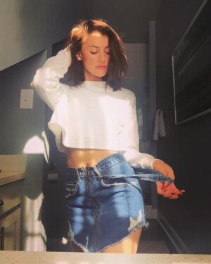 Emma Lahana Instagram - But wtf do I do with this thing?