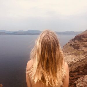 Emma Suárez Instagram - “Una mujer libre es justo lo contrario de una mujer fácil”. Simone de Beauvoir