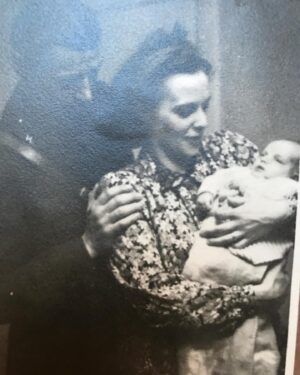 Emma Wiklund Instagram - Today we are celebrating our beautiful mother @birgittasjoberg  80th birthday Happy happy birthday to the most beautiful, smart and just best Mum in the world! Love you ❤️❤️ And love the pictures of you together with you parents, my grandfather Göte and Grandmother Sonja. 1942 in Uppsala.