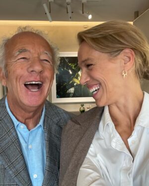 Emma Wiklund Instagram - So happy to meet my dear friend and legendary fashion photographer  @gilles_bensimon tonight in Stockholm. Gilles is one of the most important fashion photographers in my career. I had the great honour to work with him a lot during my full time modelling years in the  90s. Most of my most important  covers and fashion stories for @elleusa and @ellefr were shot by him. 

And here we are 30 years later…. Make sure to see his beautiful exhibition in Stockholm created together with perfumer @wulffpierre and @sebastian_schildt