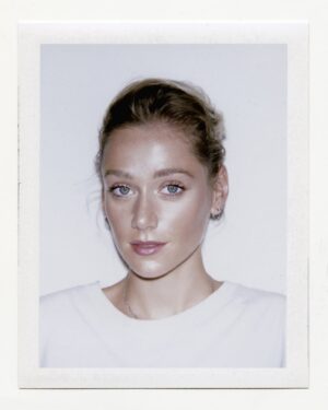 Emma Drobná Instagram - Mug shot by @tomasthurzo make up by @vida.makeup 💫🖤
