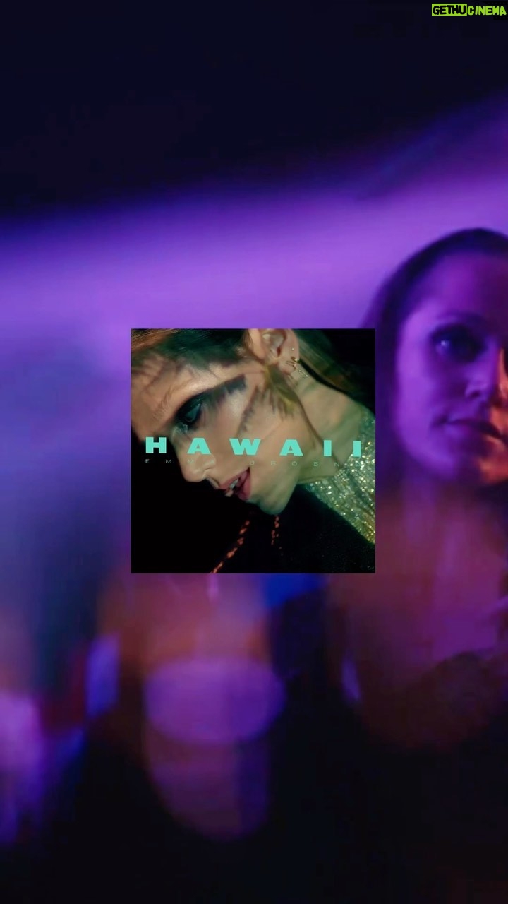 Emma Drobná Instagram - Emma Drobná - Hawaii Od vydání jejího druhého studiového alba Better Like This, z něhož se dodnes hraje hit Yeah Baby, uplynuly zhruba dva roky a teď je Emma zpátky s novým singlem HAWAII, na který dnes vyšel i videoklip. V loňském roce nazpívala Emma také duet Our Sins s @adamdurica , který vyšel na jeho albu. . Odkaz na streamy ve stories . @emmadrobna #music #spotify #video #hotmusic #dance