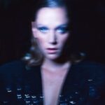 Emma Drobná Instagram - Daddy dont know mommy's getting hot ...❤️‍🔥 📸 by the amazing @jakubgulyas make up and hair by @katarinakmecova