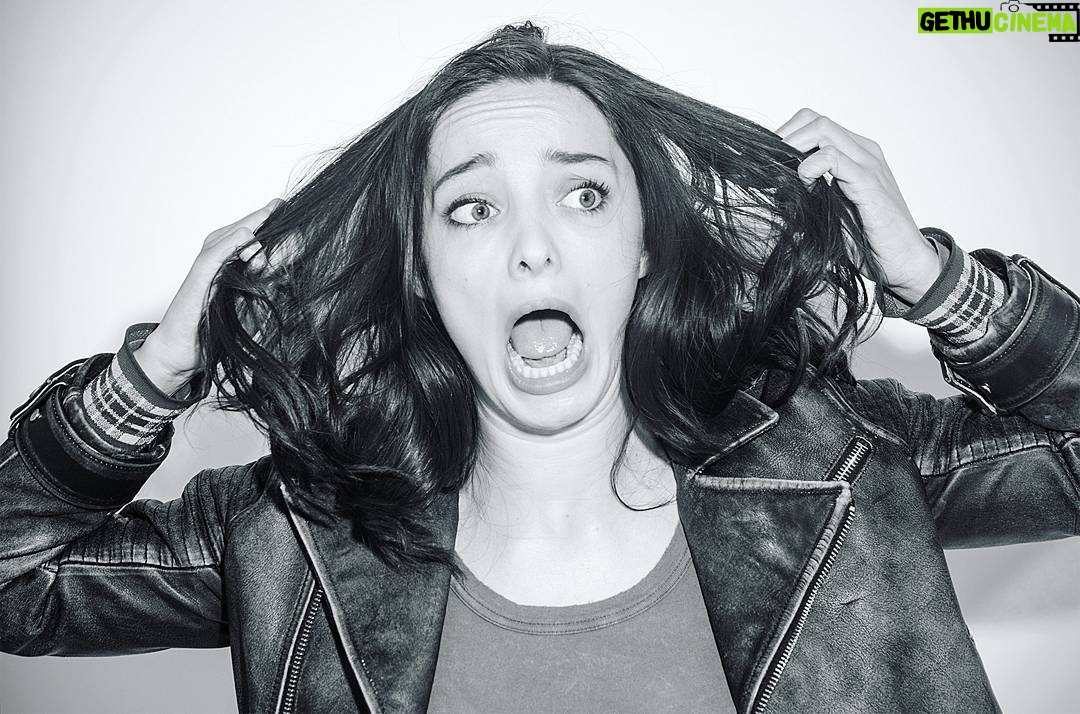 Emma Dumont - 26.2K Likes - A normal conversation with me goes something like this... LOVE YOU @issue_mag! 🖤🖤🖤 #faces