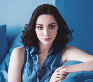 Emma Dumont Instagram - @dannygriffinphoto is a gem!! @artistrybystephen_ is also a gem! 💎💎💎 #dreamteam