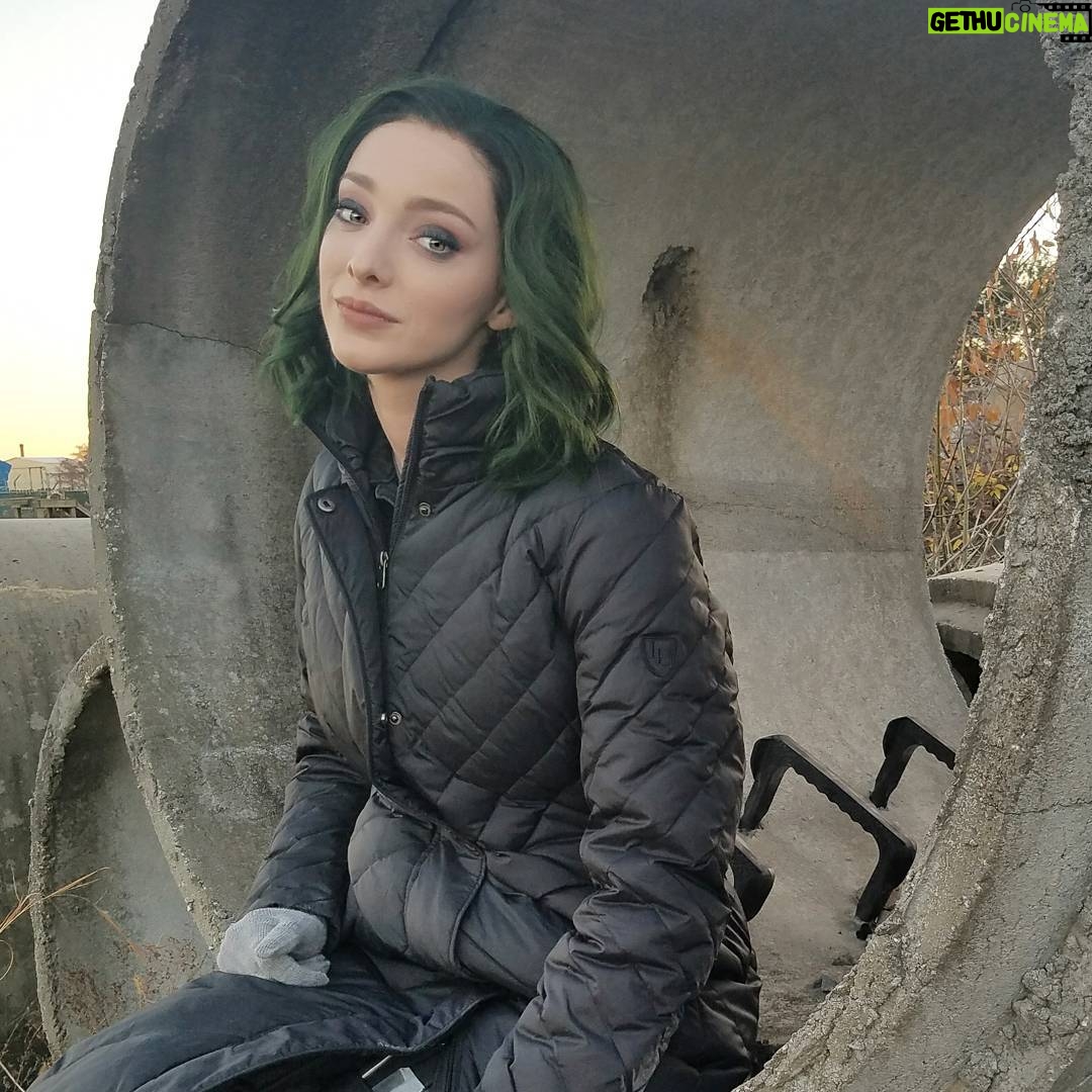 Emma Dumont - 20.1K Likes - Dusk in Georgia 💛 #thegifted #mutantsunite #Polaris #Atlanta #fox #marvel