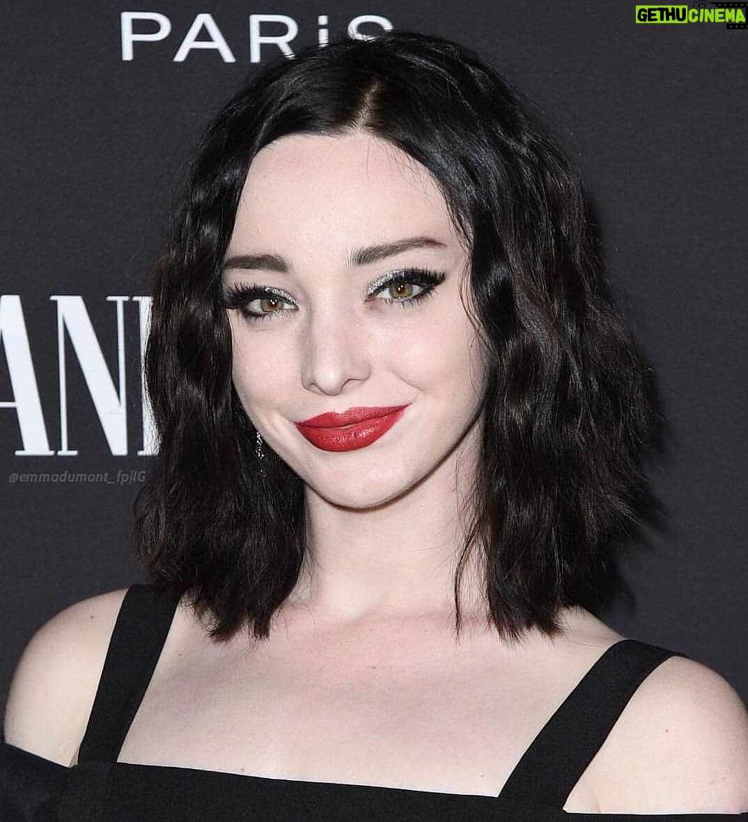 Emma Dumont - 25K Likes - Yass! @vanityfair thank you for having me at your New Hollywood party. Thank you @lorealusa What a ball ❤❤❤