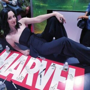 Emma Dumont Instagram - ✖✖✖ Missing comic con. #thegifted #mutantsunite #throwback