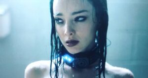 Emma Dumont Instagram - My girl 💚 Tomorrow is a big ep for Lorna. We really see her struggle with her baby and her relationship with her father. The shower scene is my favorite Lorna scenes because she really comes into her own. No words need to be said and it's very powerful. Tomorrow night we will see another one of these scenes. Thank you @carlyy226 for telling her story in such a powerful way. I can't wait for you to see this guys.