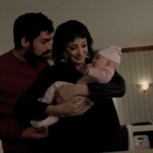 Emma Dumont Instagram - Finally! Am I right?? ❤✖❤ Our finale is a perfect example of what sacrifices one will take on for their family. When you have a child you will take a bullet for them. This story is not one of mutants but of humans. I feel so blessed to be a part of this family.